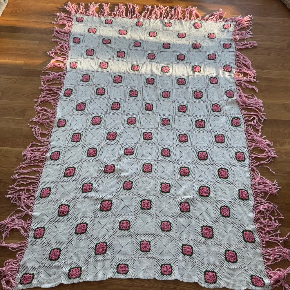 Vintage Handmade White Cotton Crochet Afghan Irish Rose Granny Square Fringe